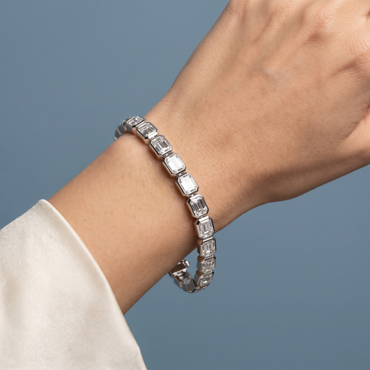 14K White Gold Emerald Cut Bezel Set Diamond Tennis Bracelet - Close-up