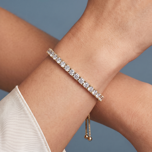 10K Yellow Gold Round Cut Diamond Bolo Bracelet - Close-up