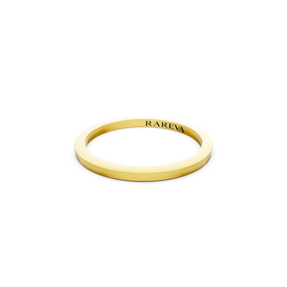 10K Yellow Gold Men's Flat Wedding Band - 1.5mm - Close up