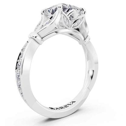18 KT White Gold Princess Cut Diamond Ring with Lotus Collar - top view