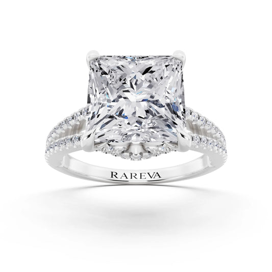 18 KT White Gold Princess Cut Diamond Ring with Pavé Split Shank - front view