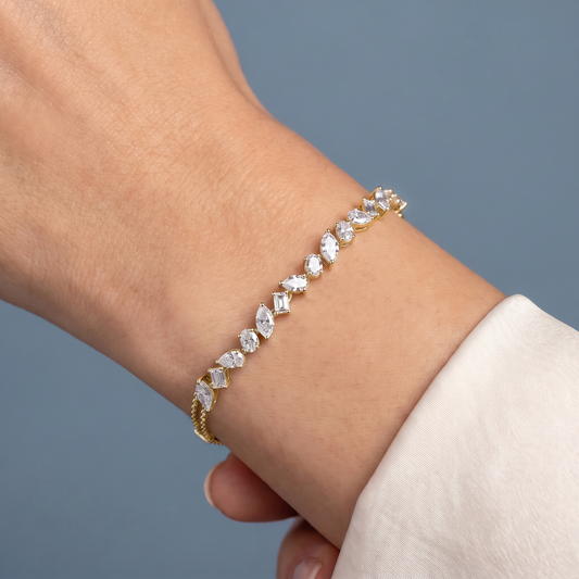 14K Yellow Gold Multi Shape Diamond Chain Bracelet - Close-up