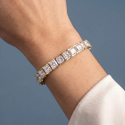14K Yellow Gold Princess Cut Diamond Tennis Bracelet - Close-up