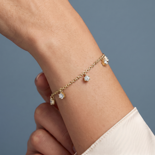 10K Yellow Gold Round Cut Diamond Drop Chain Bracelet - Close-up