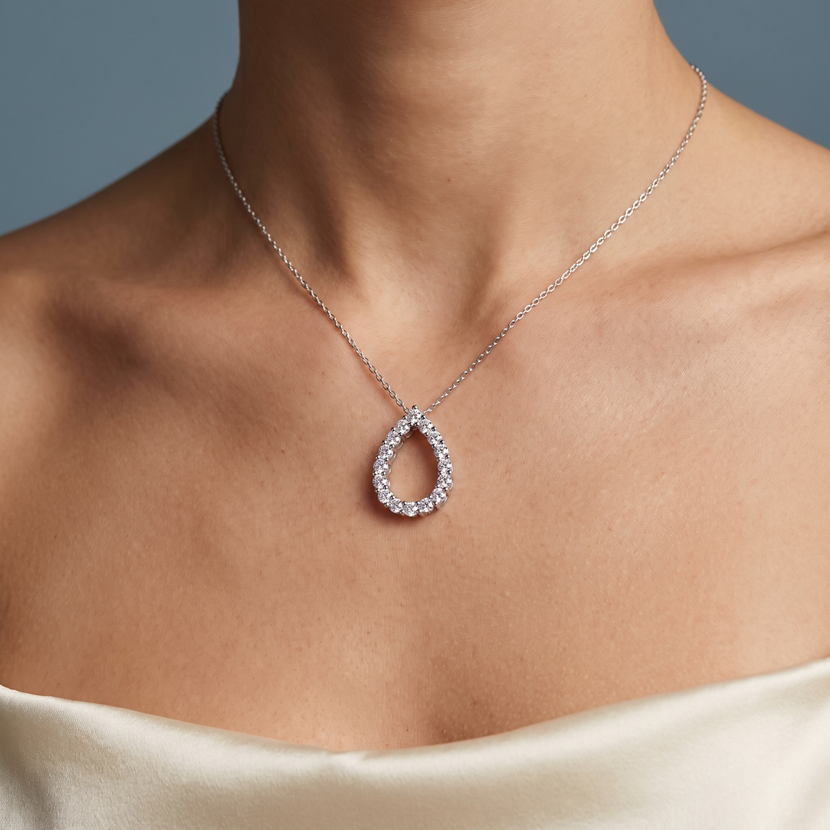 10KT White Gold Open Pear Teardrop Diamond Pendant - Close-up