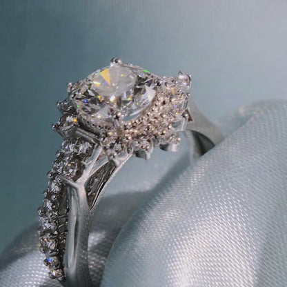 Round Cut Diamond Sunburst Halo Ring with Graduated Band - Video